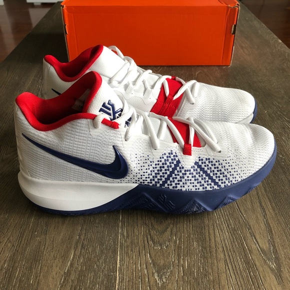 kyrie flytrap size 10